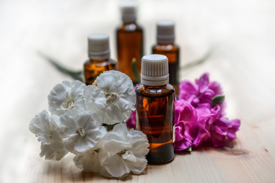 6 "Essential" Differences Between Face Oils & Essential Oils